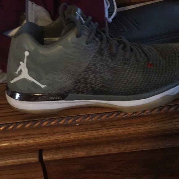 Jordans - Picture 2 of 4